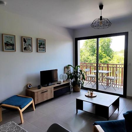 Location De Vacances A Andernos - Appartement 2 Chambres Dans Residence Neuve Екстериор снимка