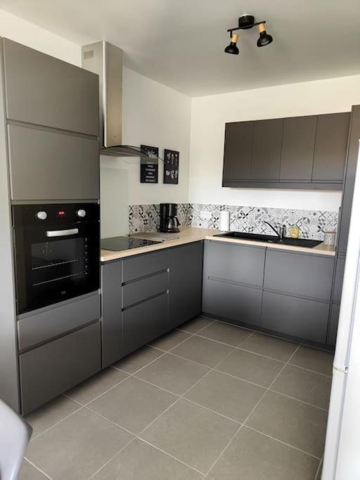 Location De Vacances A Andernos - Appartement 2 Chambres Dans Residence Neuve Екстериор снимка