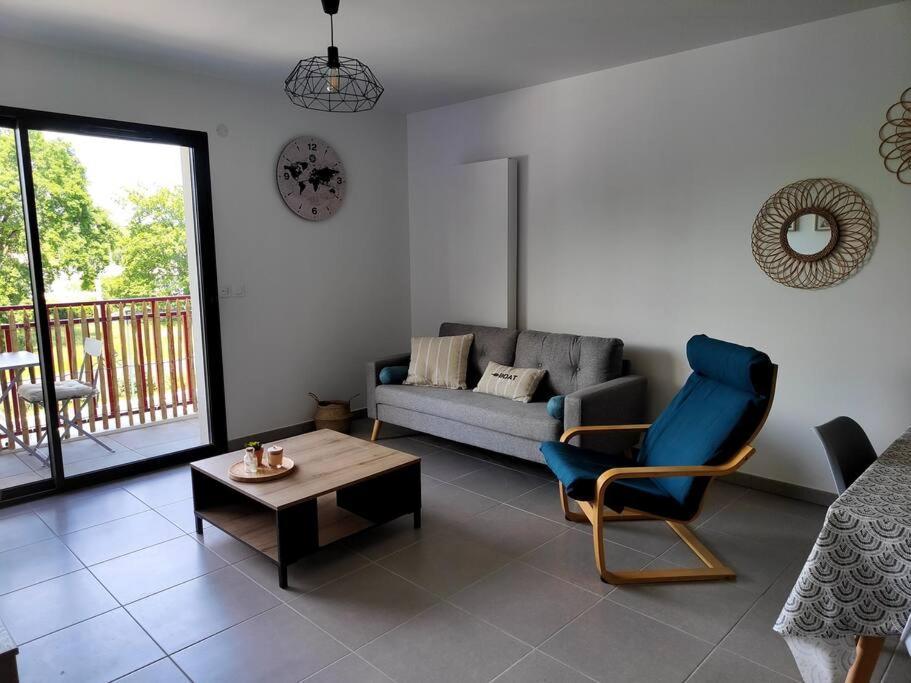 Location De Vacances A Andernos - Appartement 2 Chambres Dans Residence Neuve Екстериор снимка