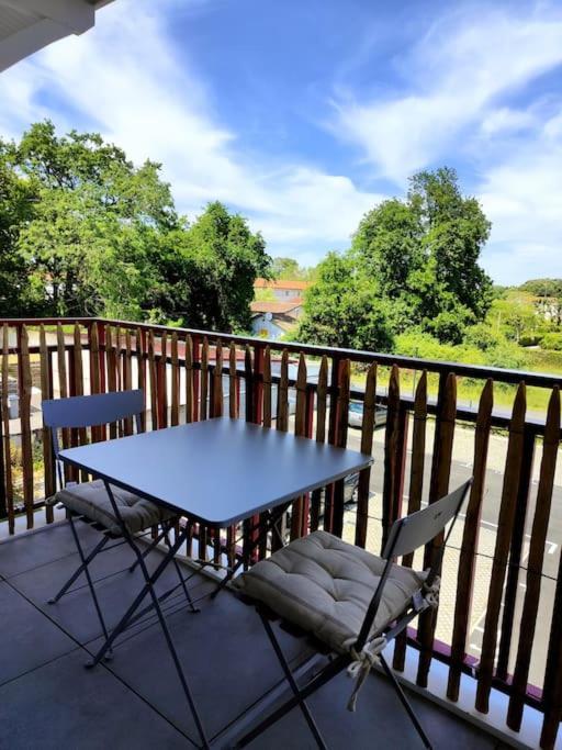 Location De Vacances A Andernos - Appartement 2 Chambres Dans Residence Neuve Екстериор снимка